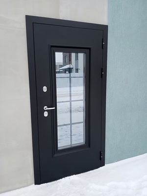 Дверь черного цвета Дверь черного цвета