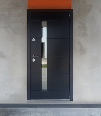 Дверь с узким стеклом