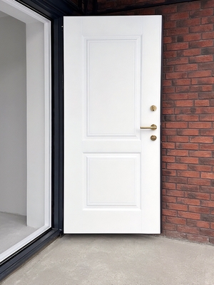 Уличная дверь с белым МДФ Уличная дверь с белым МДФ